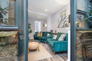 Glasswing Stays The Holgate Hideout