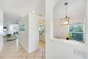 NEW Coral Reef Retreat Vanderbilt Beach 3BR, 2BA Private Pool
