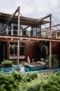 Grand Designs Eco Bush Retreat