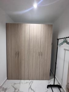 Quiet Private Suite & Room in Spinola Bay Central Near Beaches - Shared Apt