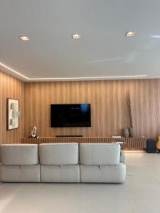 Apt luxo vista mar 160m com jacuzzi e 2 garagens