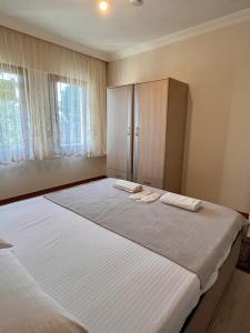 Daily-Weekly-Monthly in Muğla Akyaka Center