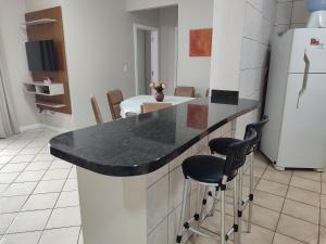 Aptos completos em Meia Praia a 150m do Mar - EOOs