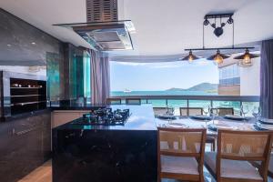 ITNC071- Alto padrão frente ao mar recém reformado