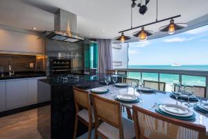 ITNC071- Alto padrão frente ao mar recém reformado