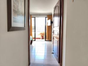 Comodo apartamento cerca al aeropuerto y la playa