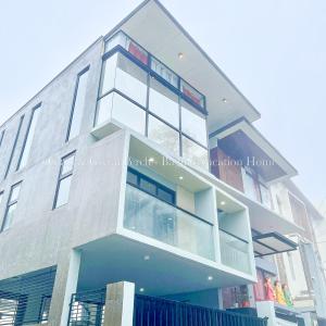 Private Home with Heated Pool in Baguio City - Glass & Green Perch