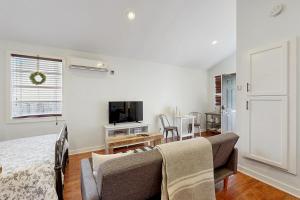 Hyde Park Carriage House