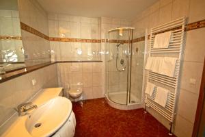 Ferienwohnungen Weiherbach - Hallenbad