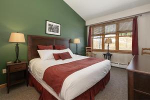 Terrific Zephyr Mountain Lodge Condo With Beautiful Views of the Slopes condo