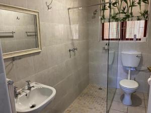 Valley Heights Guest House and B & B