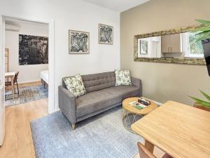 Cute 1 bedroom with sunny courtyard garden