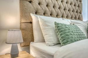 Urban Luxe Stay - 5 Min to Gautrain & Parking