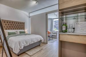 Urban Luxe Stay - 5 Min to Gautrain & Parking