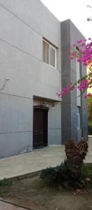 فيلا مستقله في كومباوند بيفرلي هيلز الشيخ زايد