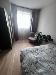 Cozy flat Canada Water station