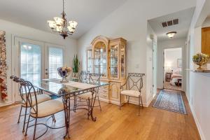 2 Mi to KSU: Family Home w Games, Near Parks