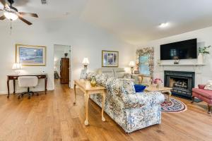 2 Mi to KSU: Family Home w Games, Near Parks