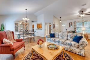2 Mi to KSU: Family Home w Games, Near Parks