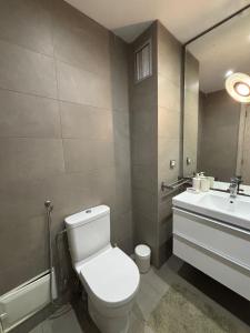 Appartement moderne avec vue mer & piscine, Dar Bouazza