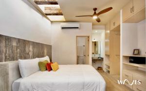 Great Located Spacious 2 BR Apartment with Amazing Terrace by Waves Management