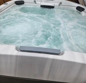 The Woottons Barn with Hot Tub