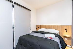 Studio Completo com Garagem no Batel - SOH0303