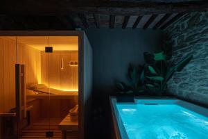 Forma Your Boutique Suite