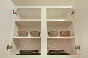 2 Bed Near OHare - Free Garage Parking - Quiet Stay