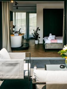 Evo Residence Panoramic - Apartament cu vedere superba si cada langa pat