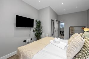 Unwind in Style The Ultimate Studio Getaway