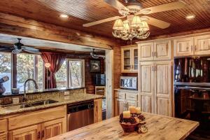 Near All-Season Trails Lakefront Crosby Getaway!