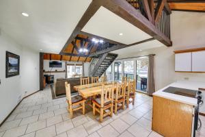 1 Mi to Dtwn Libby Peaceful Home with Creek Access!