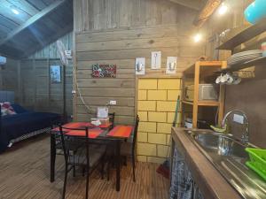 Cabaña Jacaranda #2, junto al río, San Isidro, Pérez Zeledón