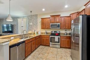 7BR Champions Gate Sleeps 14 Near Disney