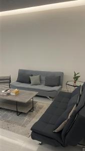 غرفة وصالة هادئة وانيقة بقرطبة