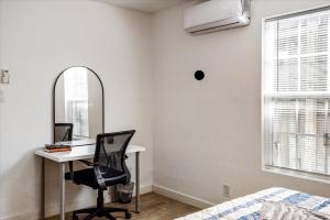 Montrose Apt Nr Museums, Midtown WiFi Desk Games