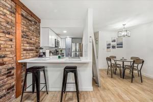 Montrose Apt Nr Museums, Midtown WiFi Desk Games