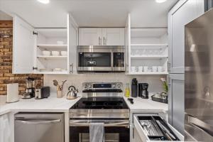 Montrose Apt Nr Museums, Midtown WiFi Desk Games