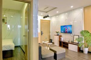 2BR Apartment by My Khe Beach - Beachfront escape