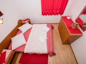 Apartments Scerbe Gordana & Miljenko Rab - Two Bedroom Apartment with Terrace 1