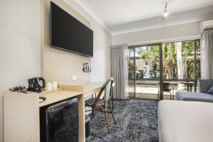 Nightcap at Kondari Resort