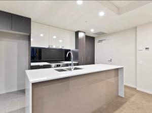 LvL29 Rooftop Pool Carpark Netflix by Stylish Stays