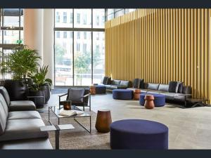 Lvl 23 Spire Infinity Pool Netflix Wifi Carpark by Stylish Stays