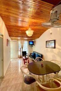 Casa en conjunto privado con piscina en Flandes