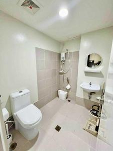 1BR with Balcony Cool Breeze Morning Sun by Cherisias Hideaway