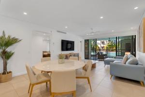 Infinitys Edge - Poolside Retreat at Temple Resort