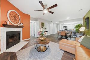 Modern 2BR2BA w King Bed, Pool Gym #10