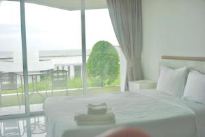 Pure Sunset Beach - By Mikihollick