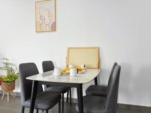 Cream Nest Minimalist 2BR 4 pax Medini Legoland